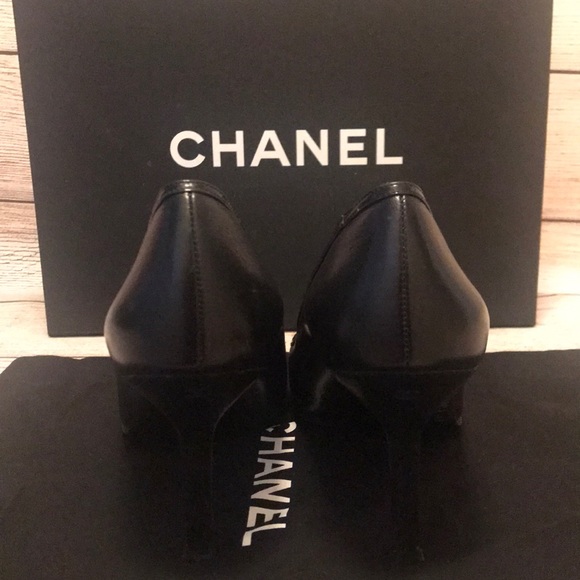 Chanel Black classic pumps Size 39 - Picture 6 of 10